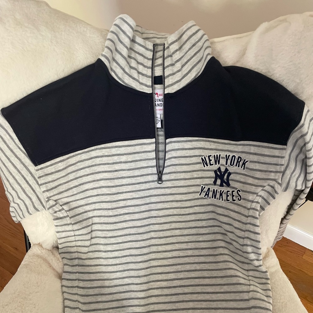 Yankees sweater